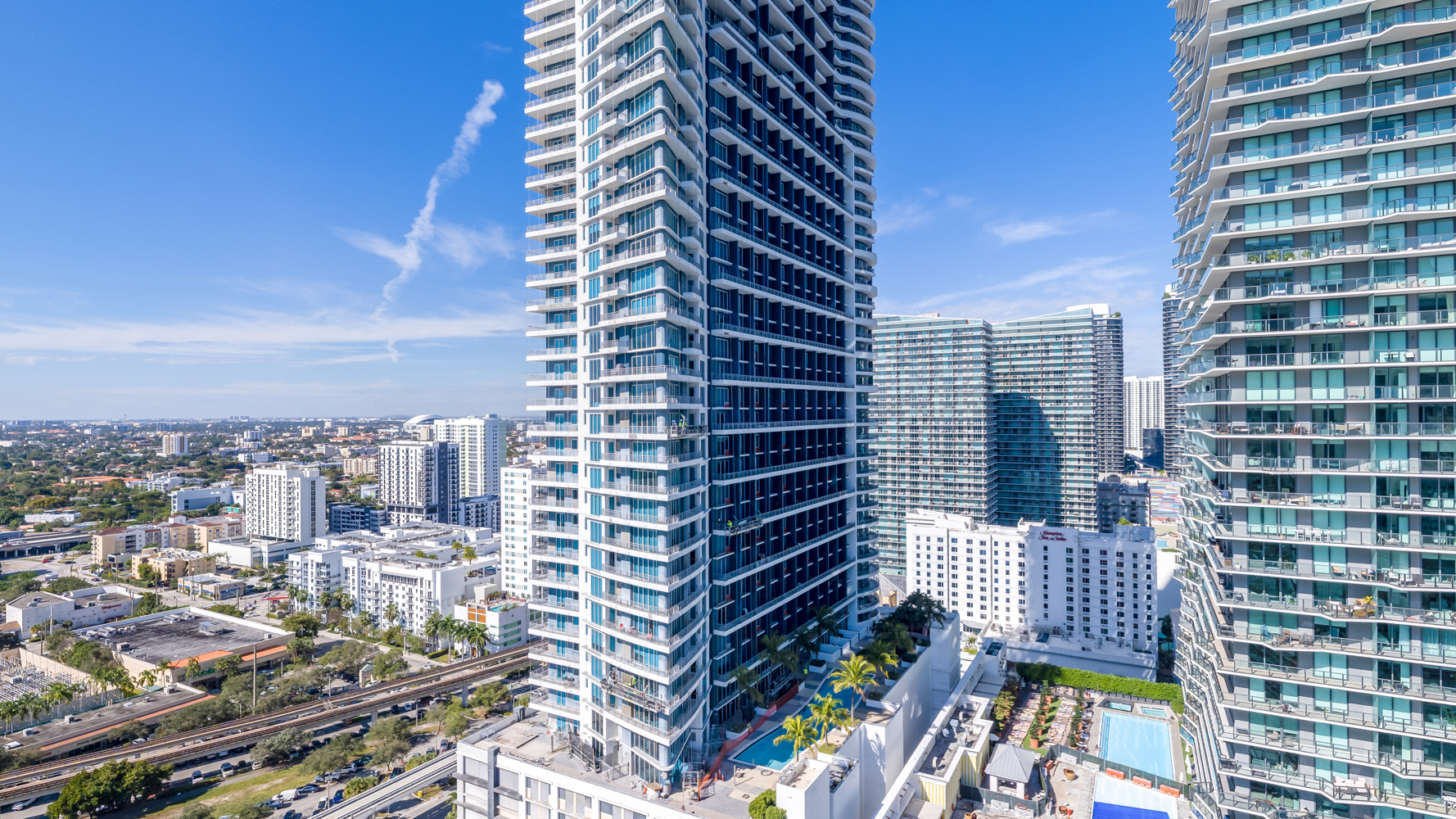 5.250FT NW VIEW DAY- SMALL
